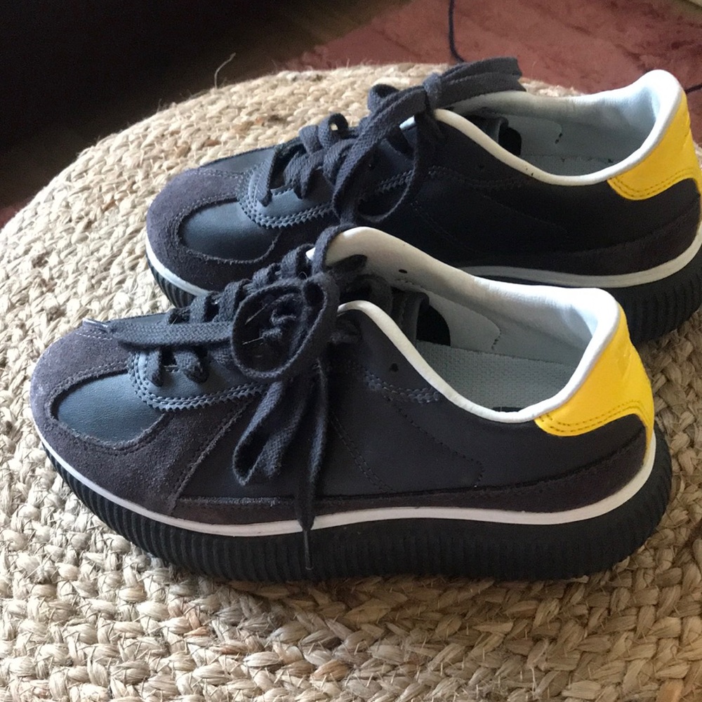 Onitsuka Tiger Sneakers Size 37